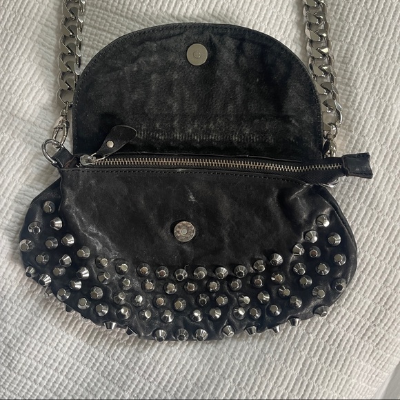 Amazing Leather Studded Bag - Picture 4 of 6